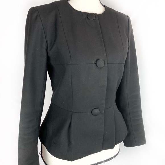 H&M Jackets & Blazers - H&M Black 3 Button Fitted Blazer Size 4